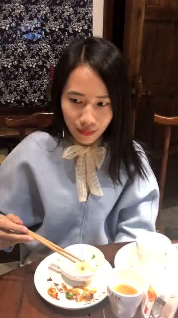 相亲相到前任姐姐,一段意外的重逢之旅